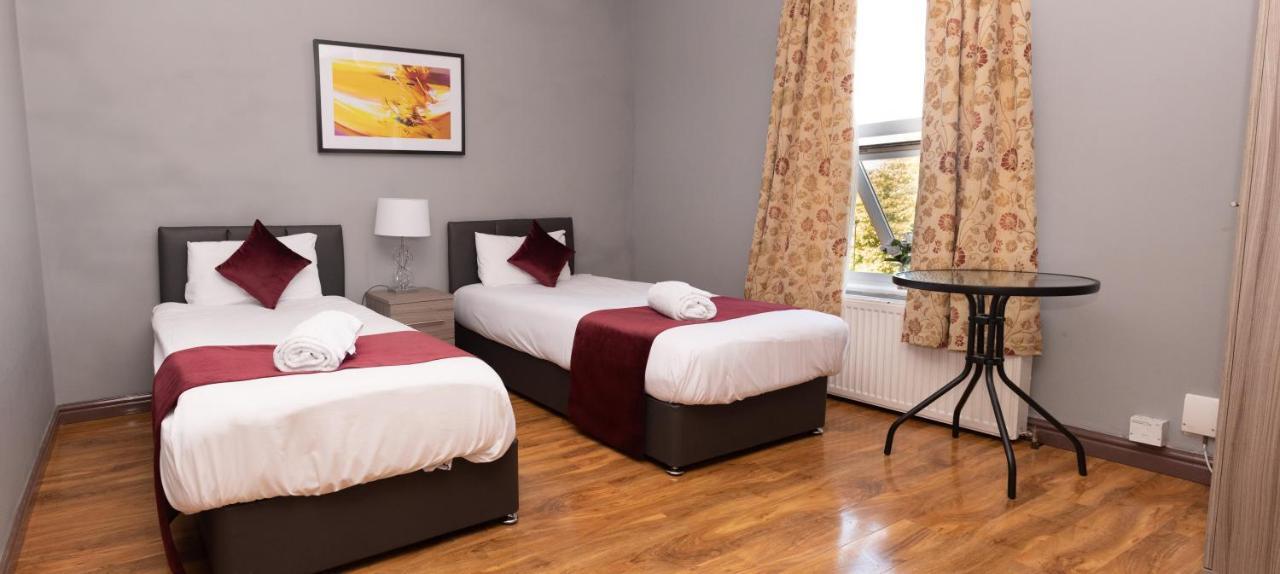 Alexandra Contractor House - Free Parking For Large Vans, Free Wifi & Netflix By Firoz Property Management 올더숏 외부 사진